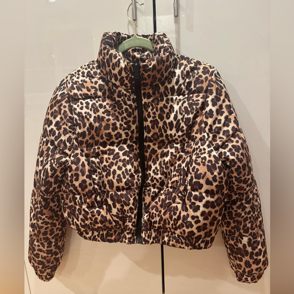 Leopard print cropped puffer jacket
